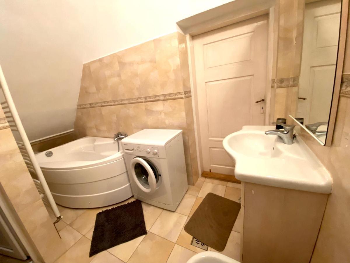 Apartament Super Central Cu Parcare Privata Lägenhet Arad Exteriör bild